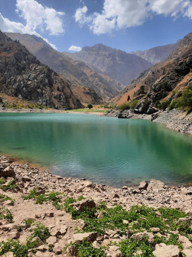 Отель Зона Отдых Apachi В Горах Чимган Экстерьер фото